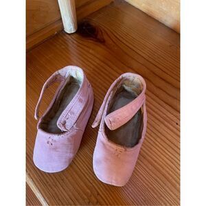 Grandma’s Vintage Girls Pink Ballet Shoes